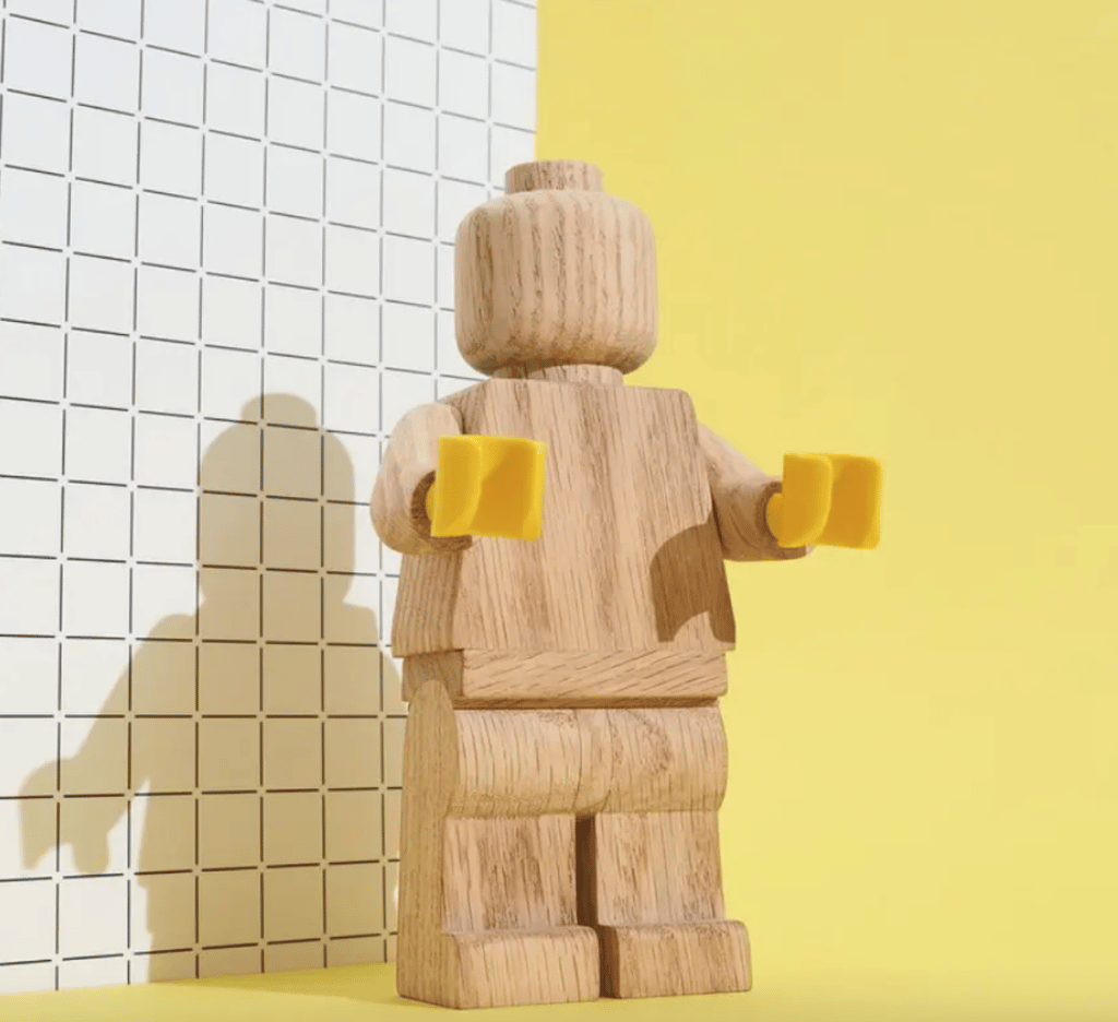 экрана 2021 03 28 в 12.39.28 1024x936 - LEGO Collectible: деревянная минифигурка в честь 40-летия Minifigures