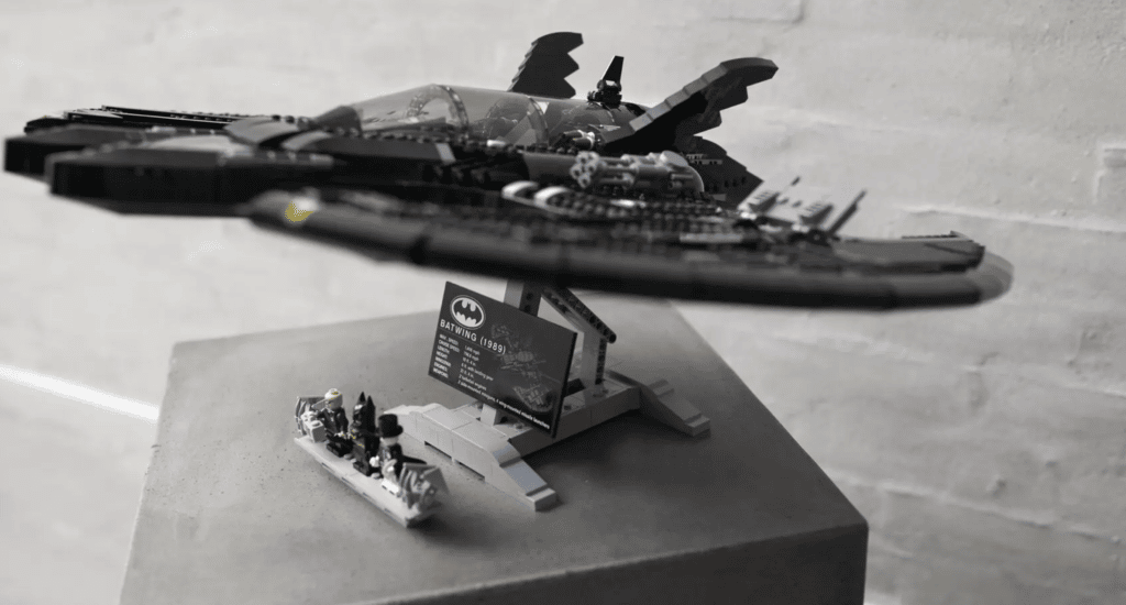 экрана 2021 03 29 в 22.42.19 1024x550 - LEGO DC 1989 Batwing и Batmobile 1989 года